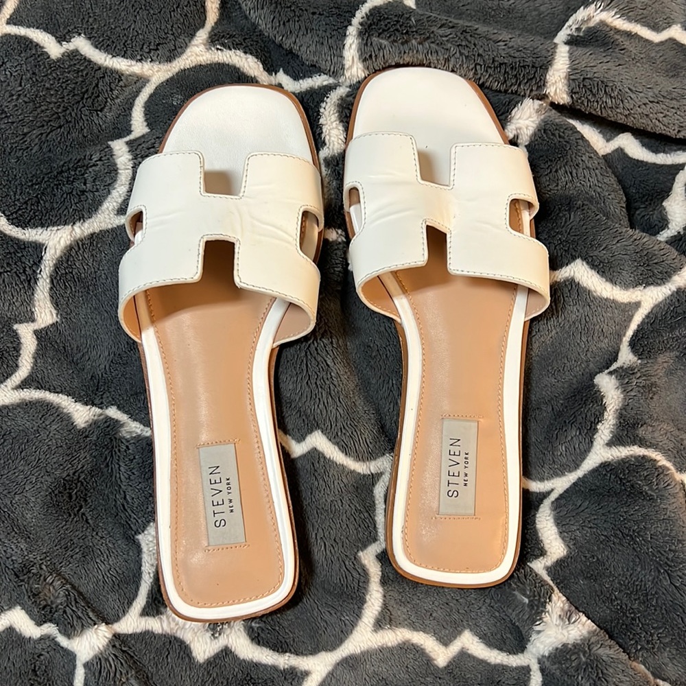 steve madden white sandles size 8 never worn